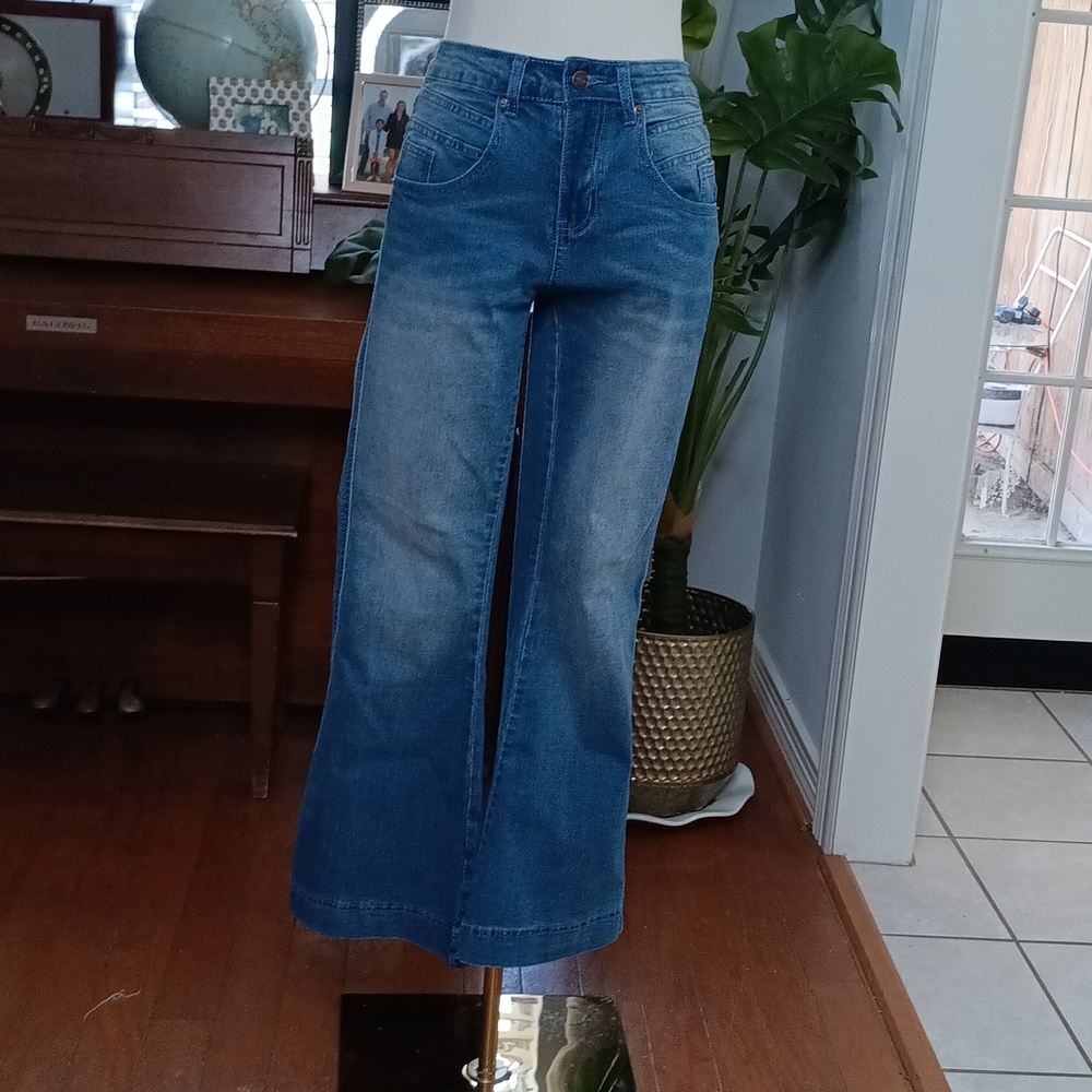 Boot cut jeans